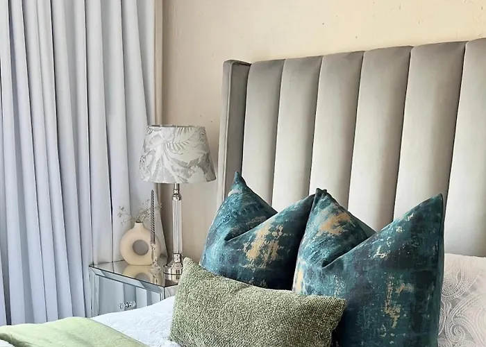 The Loraine Luxury Suites