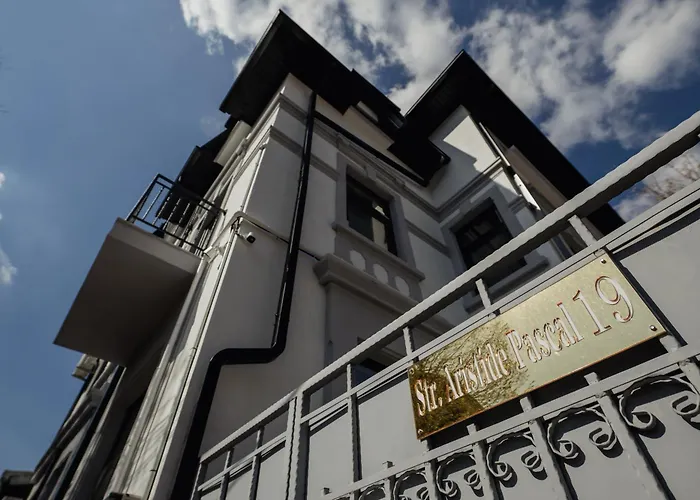 Aristide House - Premium Luxury Self Check-In Rooms And Suites