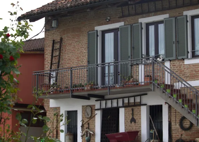Bed and Breakfast I Quattro Grappoli Neive