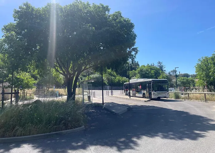 La Chambre Haute, Spa Et Jardin Exterieur A Nimes