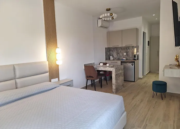 Pounedes Luxury Suites