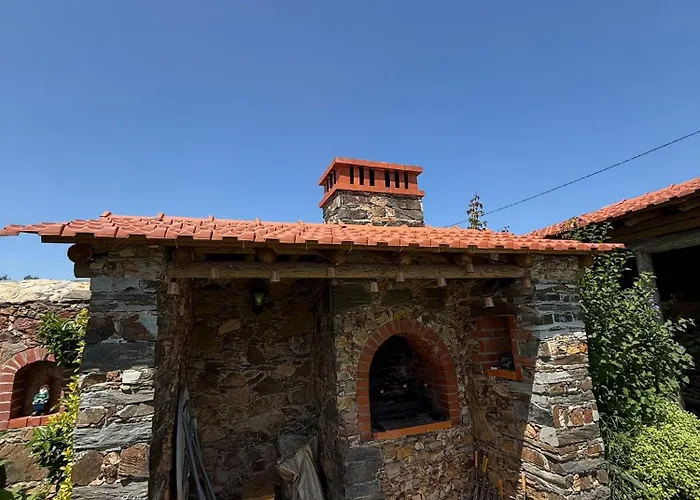 A Casa Amarela Guesthouse