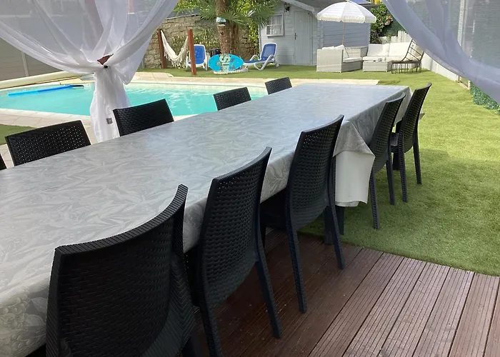 Chambre d'hôtes la Maximinoise parking privé Wifi petit déjeuner inclus à 5mn de Chantilly et à proximité de Senlis et autoroute A1,Parc Astérix, Pierrefonds, Compiegne, Aéroport Roissy Charles de Gaulle