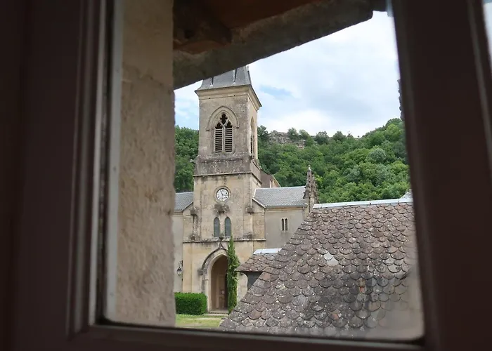 La Maison du Griffoul BB à Salles la Source cascade et terroir