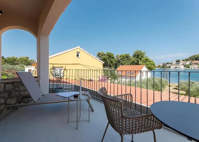 Lanterna Rooms Veli Iž