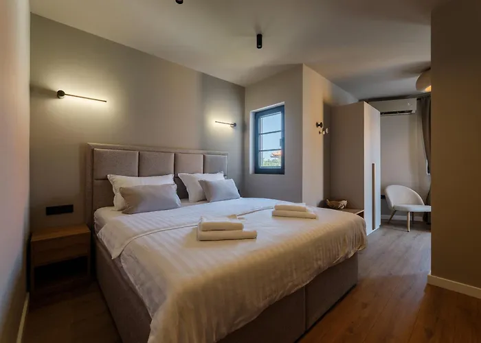 Lanterna Rooms Veli Iz