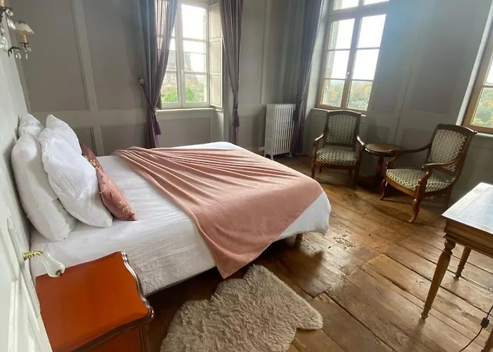 Mercier de Montigny - Les Chambres du Beffroi - SPA et Massage