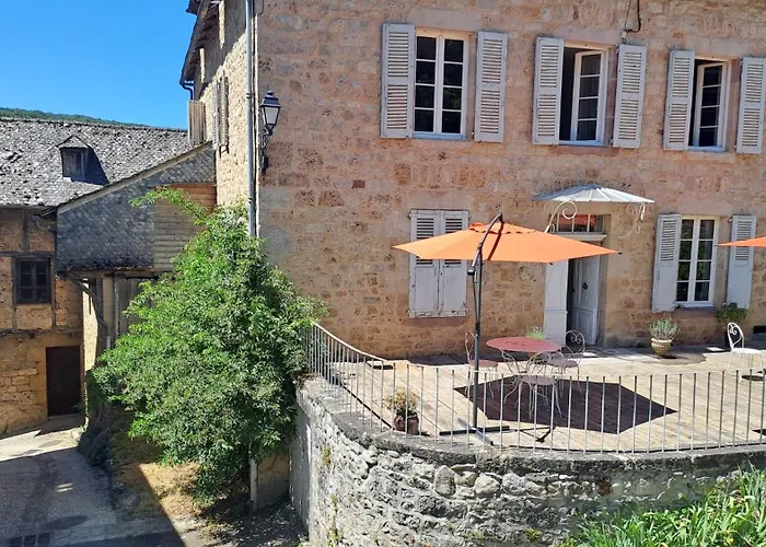 La Maison du Griffoul BB à Salles la Source cascade et terroir