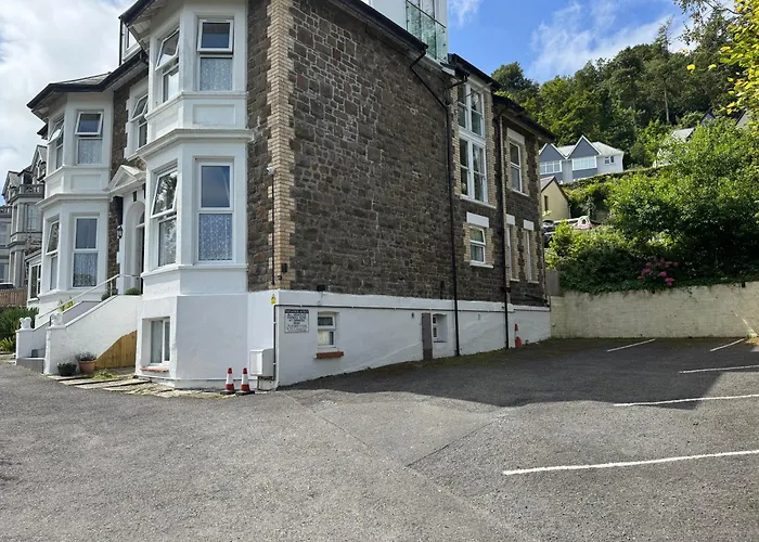 Cairn House - Bed & Breakfast