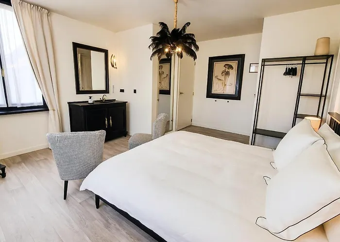 Coucou - Luxe Bed And Breakfast