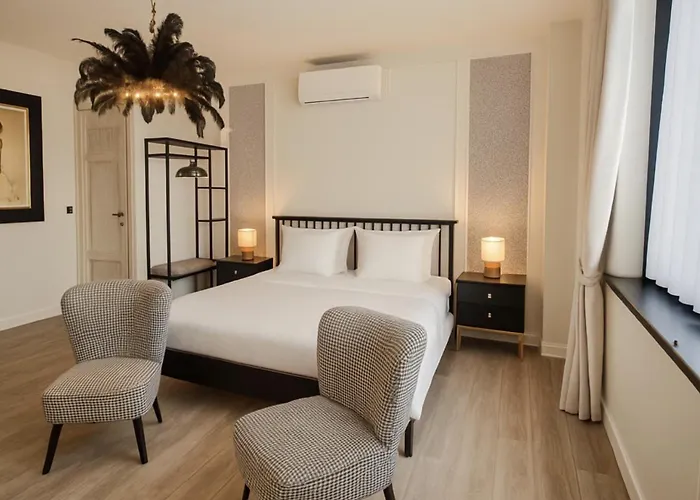 Coucou - Luxe Bed And Breakfast