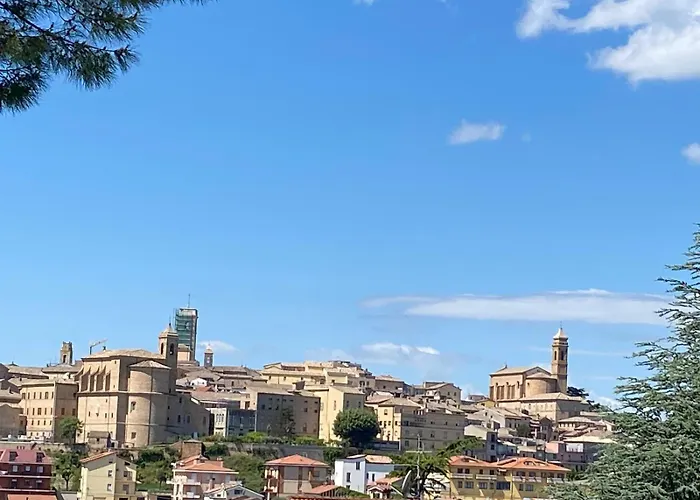 BB Da Primo la vista sul borgo Potenza Picena