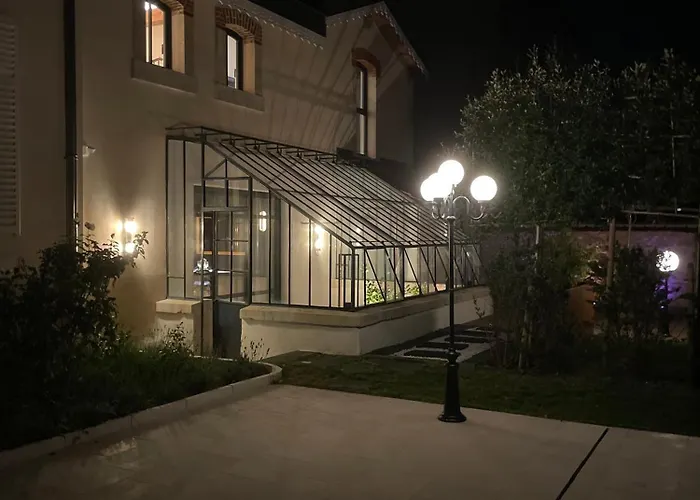 Les Ecuries de Rigny, Suite haut de gamme avec spa privatif et piscine au coeur d'un jardin arboré