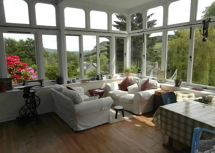 Holly Lodge