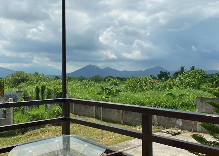 Emilio'S Staycation House