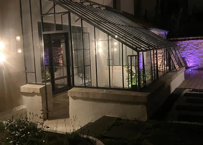 Les Ecuries de Rigny, Suite haut de gamme avec jardin, jacuzzi et piscine