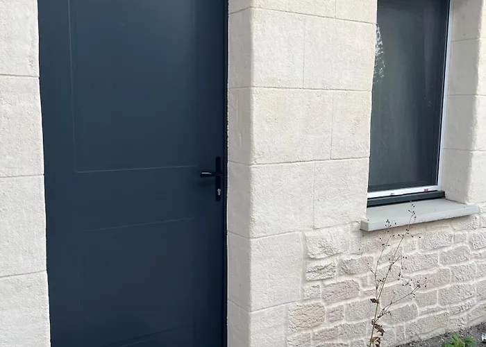 2 hébergements un studio avec jacuzzi privatif et une chambre avec entrée indépendante