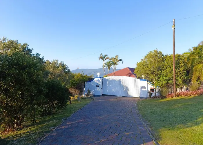 Guinea Fowl Lodge - Lagoon & Heads View B&B, Central Knysna