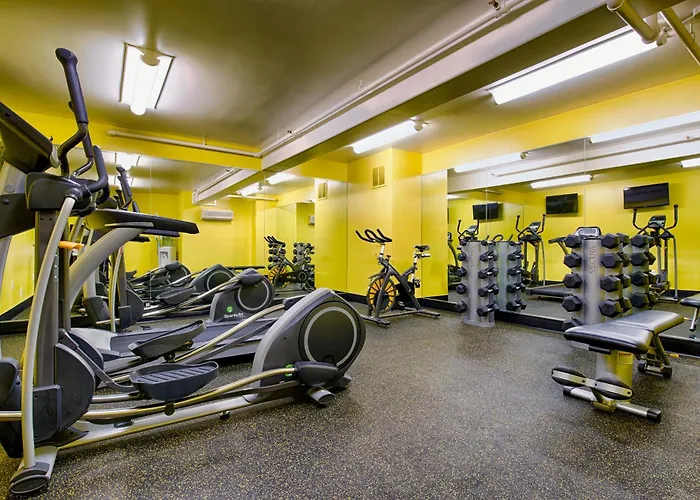 Staypineapple, Hotel Rose, Downtown Portland