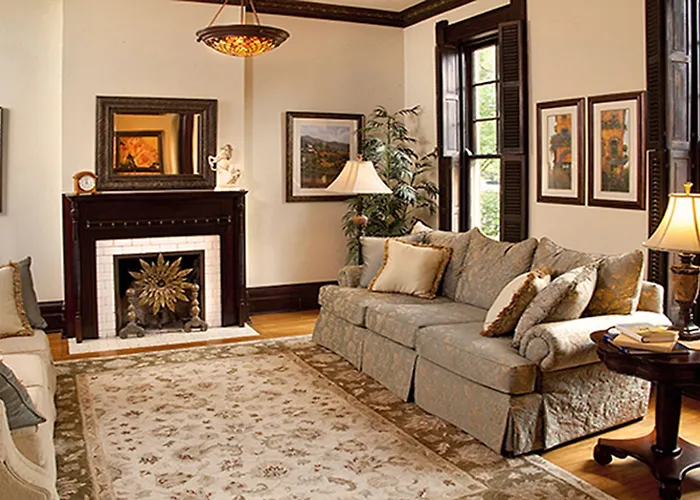 Chez Lyndon Manor