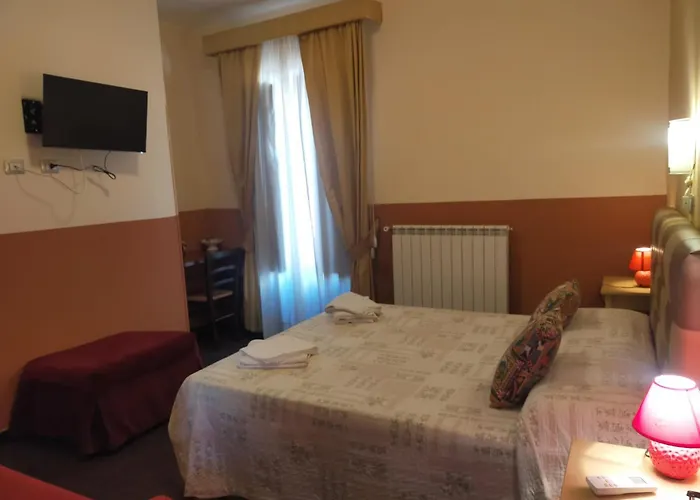 Bed & Breakfast Hostel H24