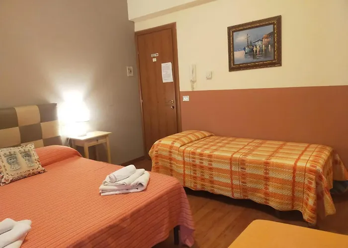 Bed & Breakfast Hostel H24