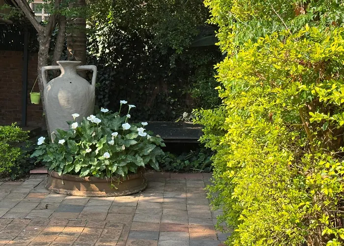 Atterbury Value Bed And Breakfast Garsfontein
