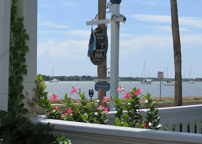 Bayfront Westcott House Bed & Breakfast