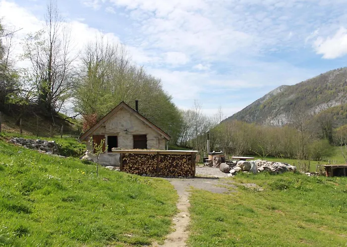 Cabanots - Ecolodges en Vallée d'Ossau à 900m d'altitude