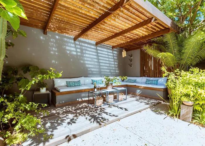 Cape Standard Guest House