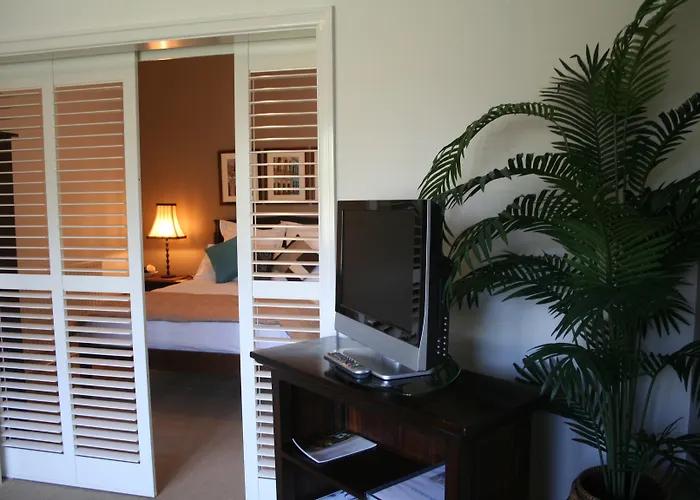 Plantation House At Whitecliffs Bed And Breakfast