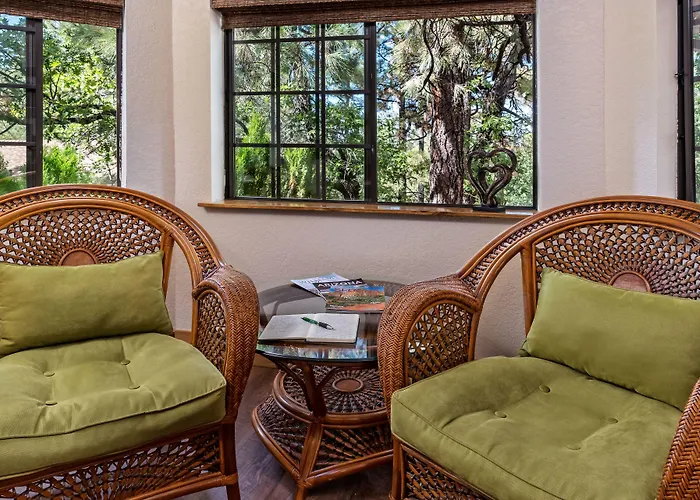 Sheridan House Inn- Adult Only Accommodation
