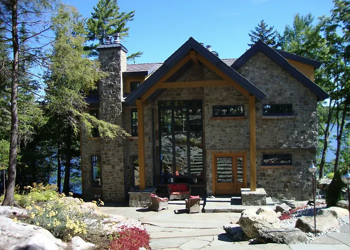 Gite Et Atelier De L'Artiste Peintre Paysagiste Canadien Gordon Harrison