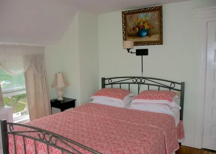 Harbor House Bed And Breakfast