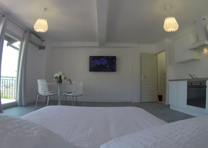 Maison Carles BnB