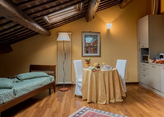 Piazza Nova Guest House