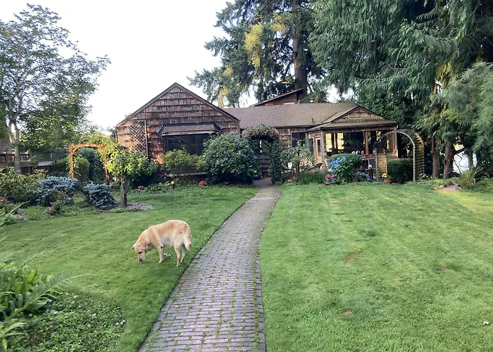 Cottage Lake Bed And Breakfast
