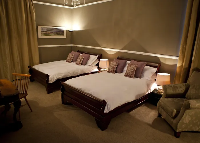 Coed Mawr Hall Bed & Breakfast