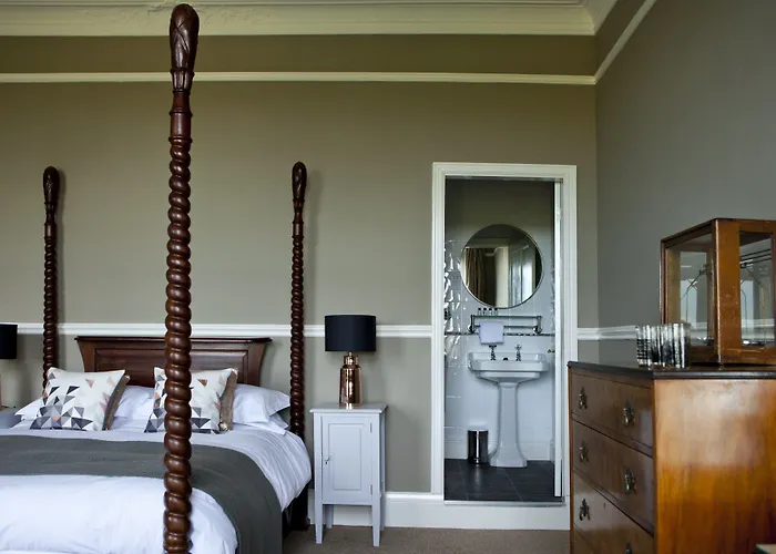 Coed Mawr Hall Bed & Breakfast