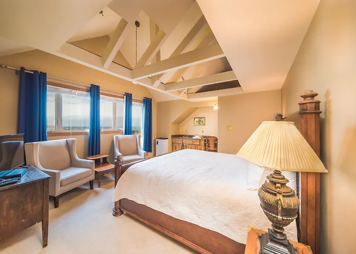 Dashwood Manor Seaside Bed & Breakfast