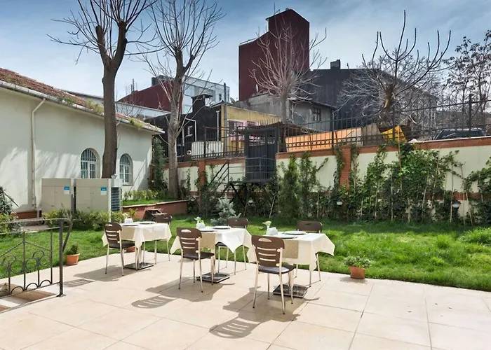 La Garden Hotel