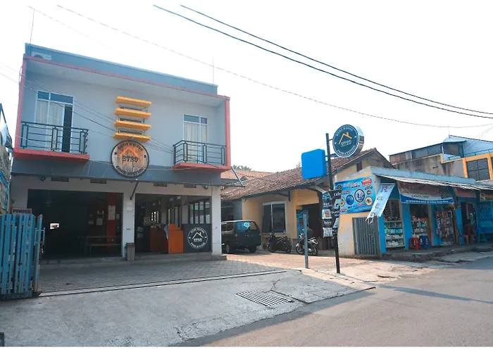 Budi House & Food Station
