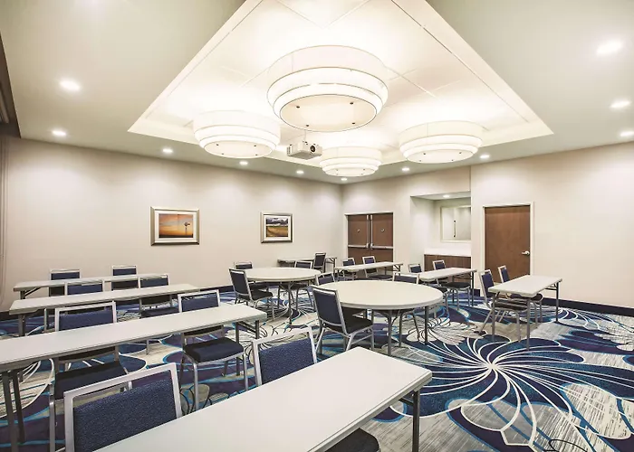 La Quinta By Wyndham Wichita Northeast
