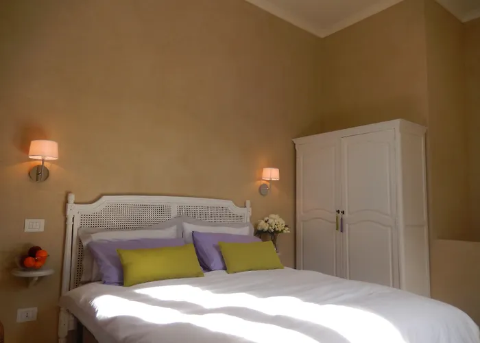 White Lilac Romantic B&B - Adults Only