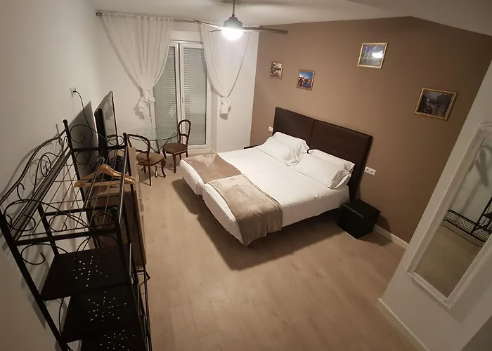 Hostal Puente De Hierro Logrono