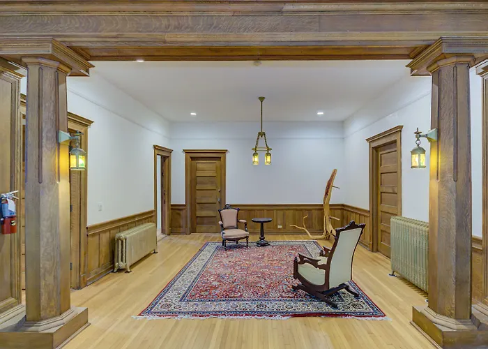 Oak Hall Mansion And Boutique Hotel