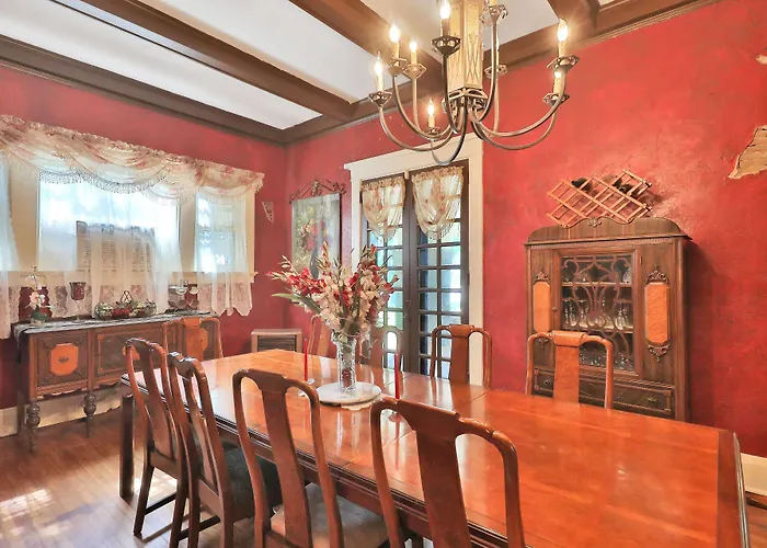 The Lancaster Manor Bed And Breakfast