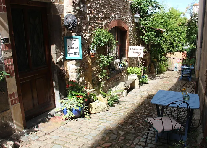 Les Ateliers D'Art Modiste Et Formier