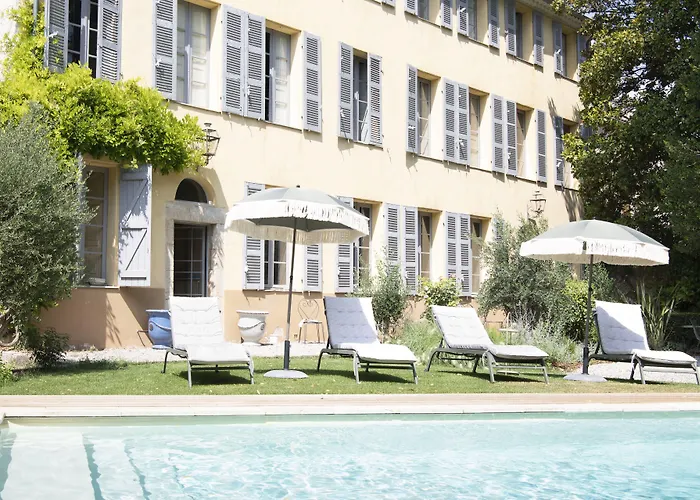 Maison Sumiane - Maison D Hotes Et Locations Avec Piscine