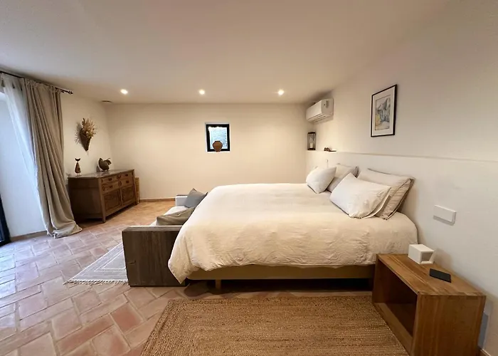 Mimosa Lodge